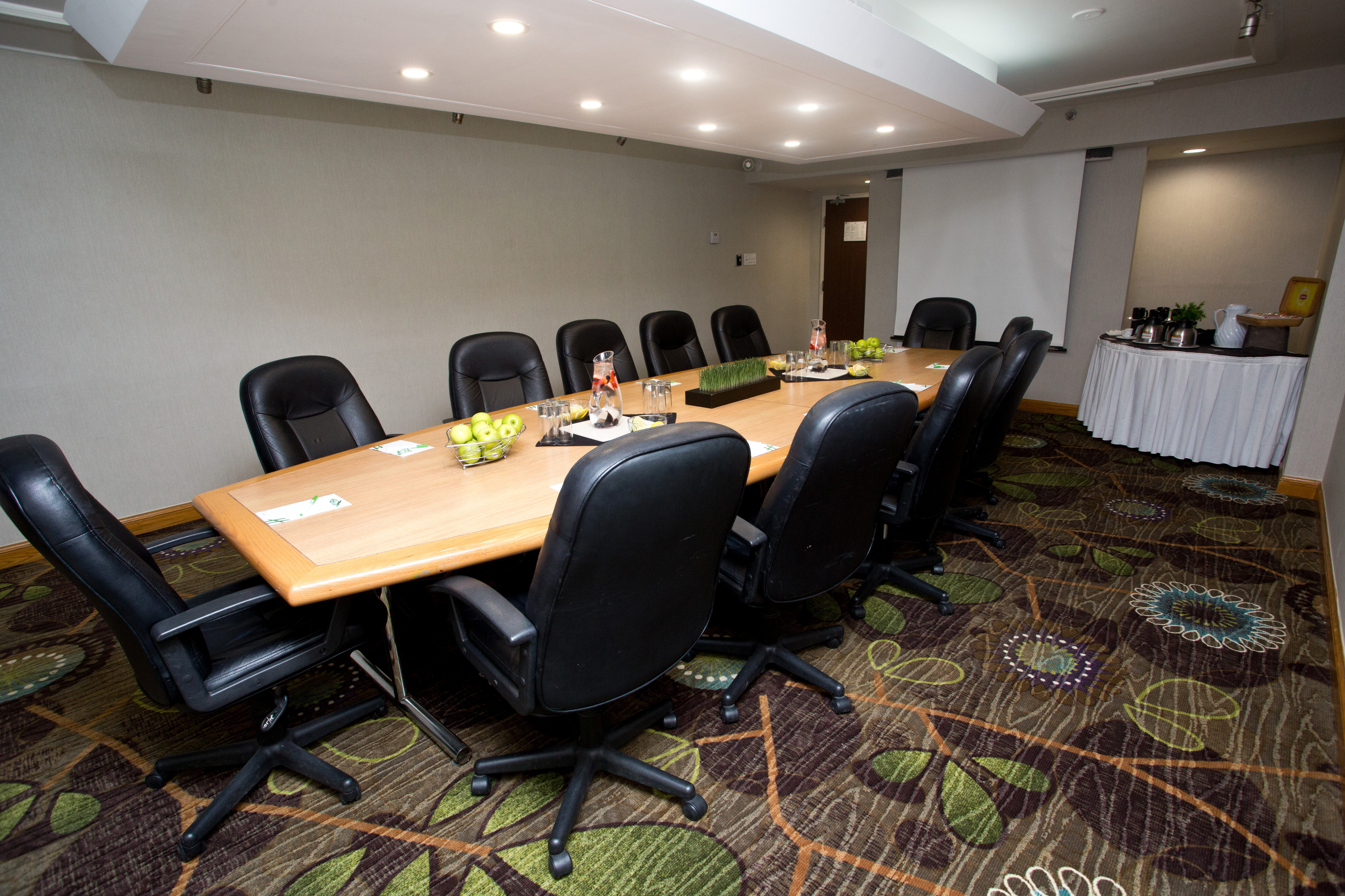 Holiday Inn Peterborough Waterfront 56/70