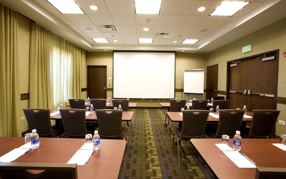 HYATT house Chicago/Naperville/Warrenville 64/69