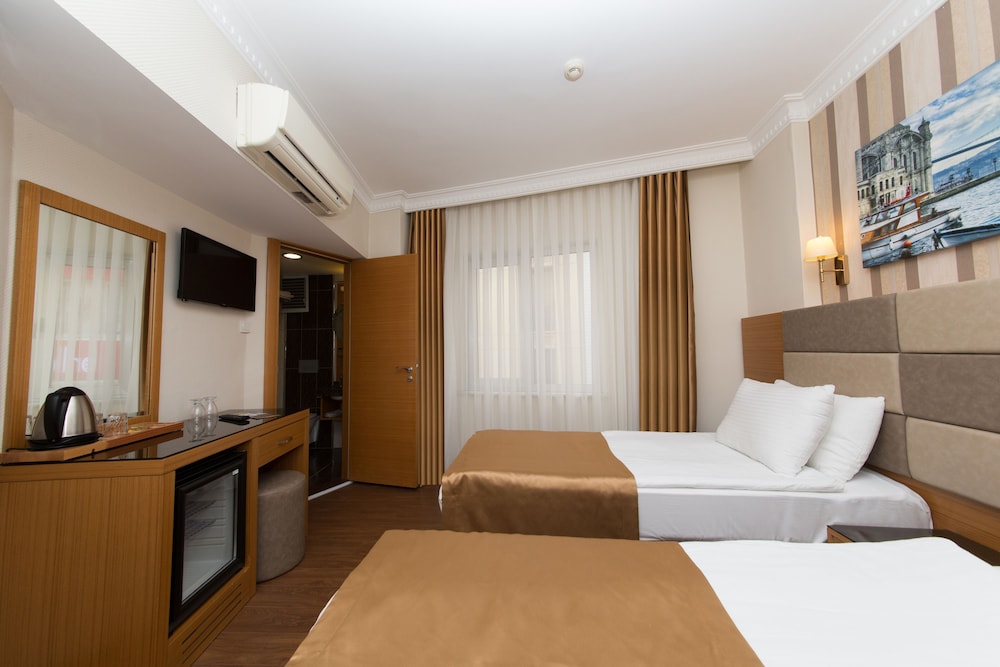 ROOM, SINGLE