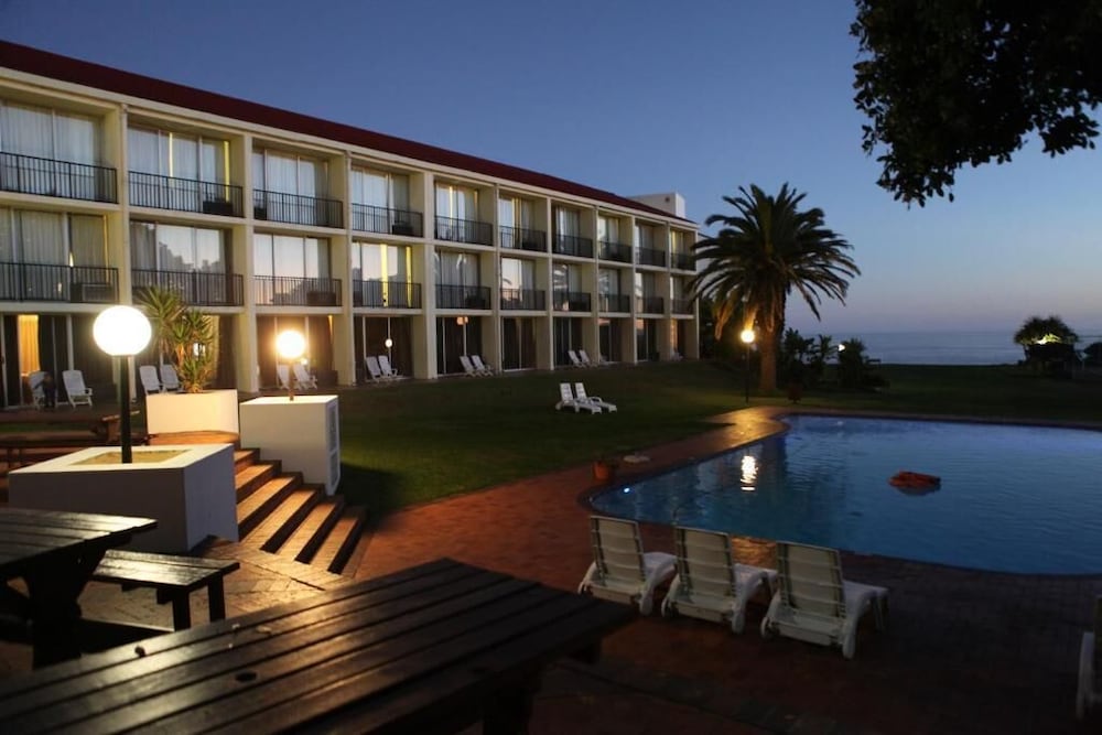 Wilderness Beach Hotel 3/65