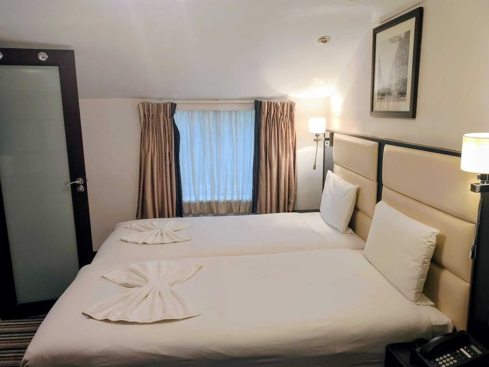 Edward Hotel Paddington 20/65