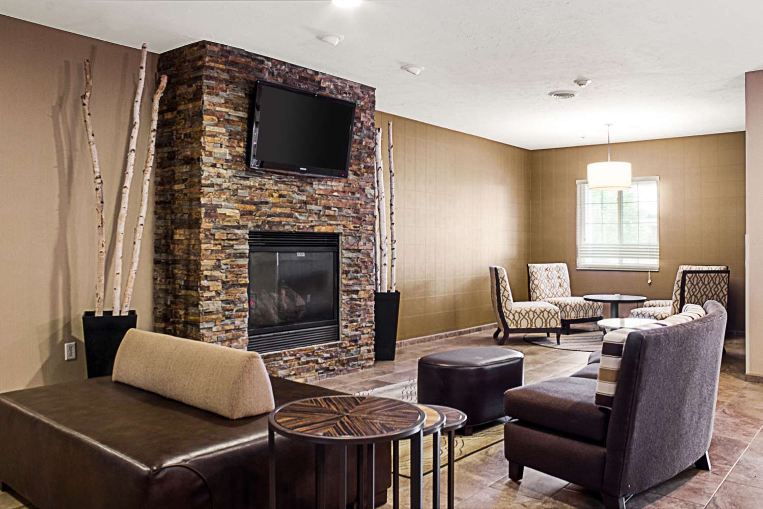 MainStay Suites Fargo - I-94 Medical Center 24/41
