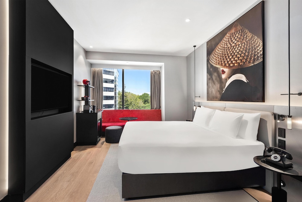 Radisson RED Auckland 16/50