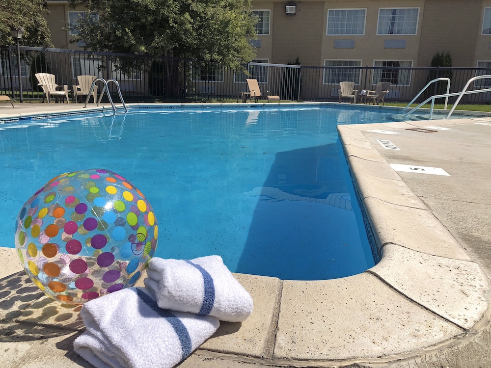 FairBridge Extended Stay a Kitchenette Hotel 8/44