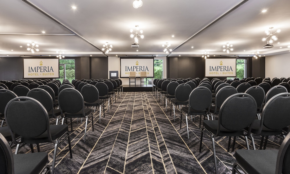 Imperia Hotel and Suites Boucherville 26/36