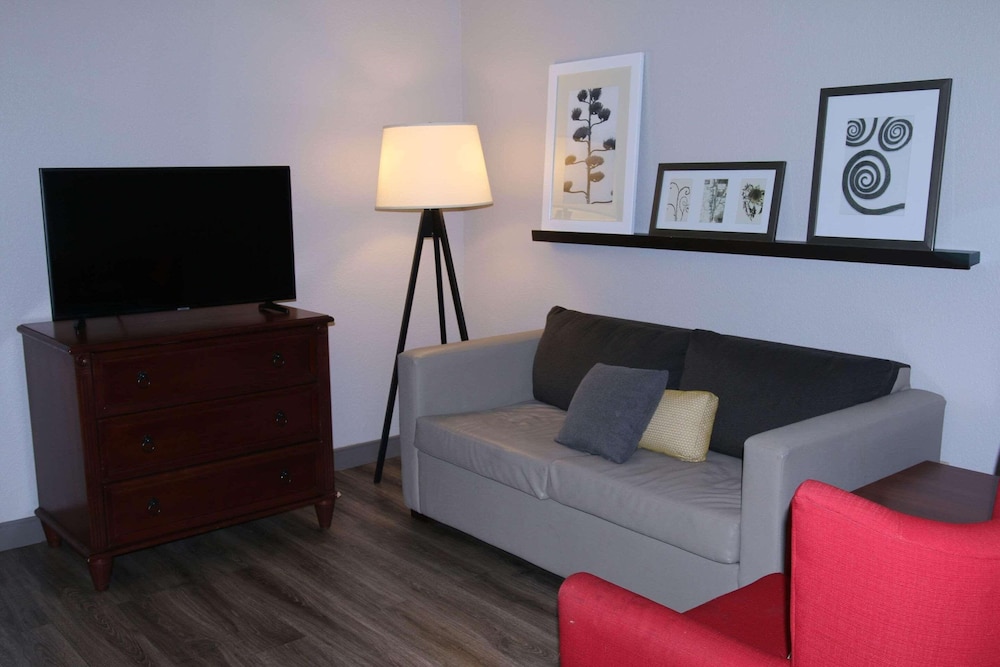 Country Inn & Suites by Radisson Wilson, NC 16/25