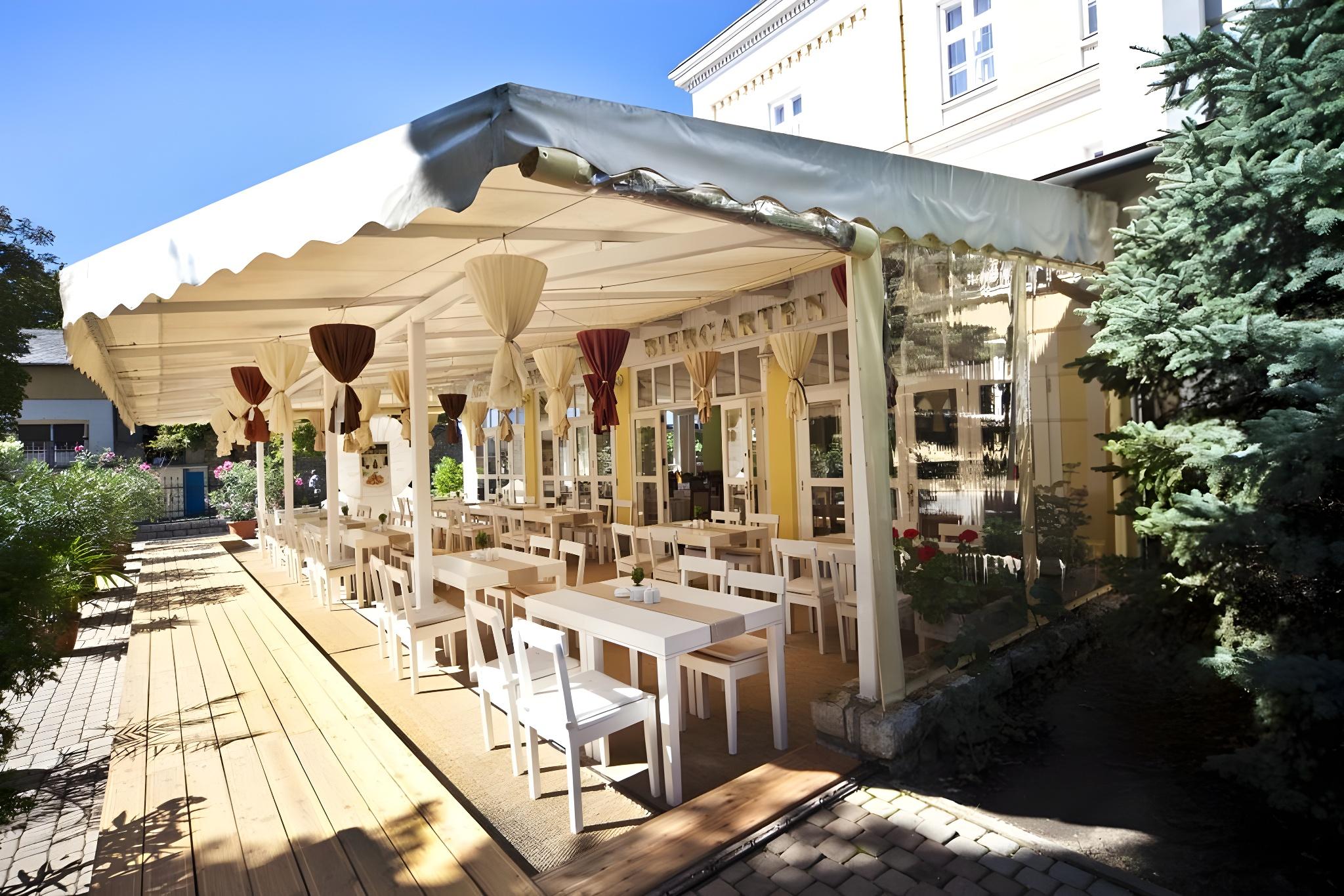Astoria Hotel and Restaurant 6/41