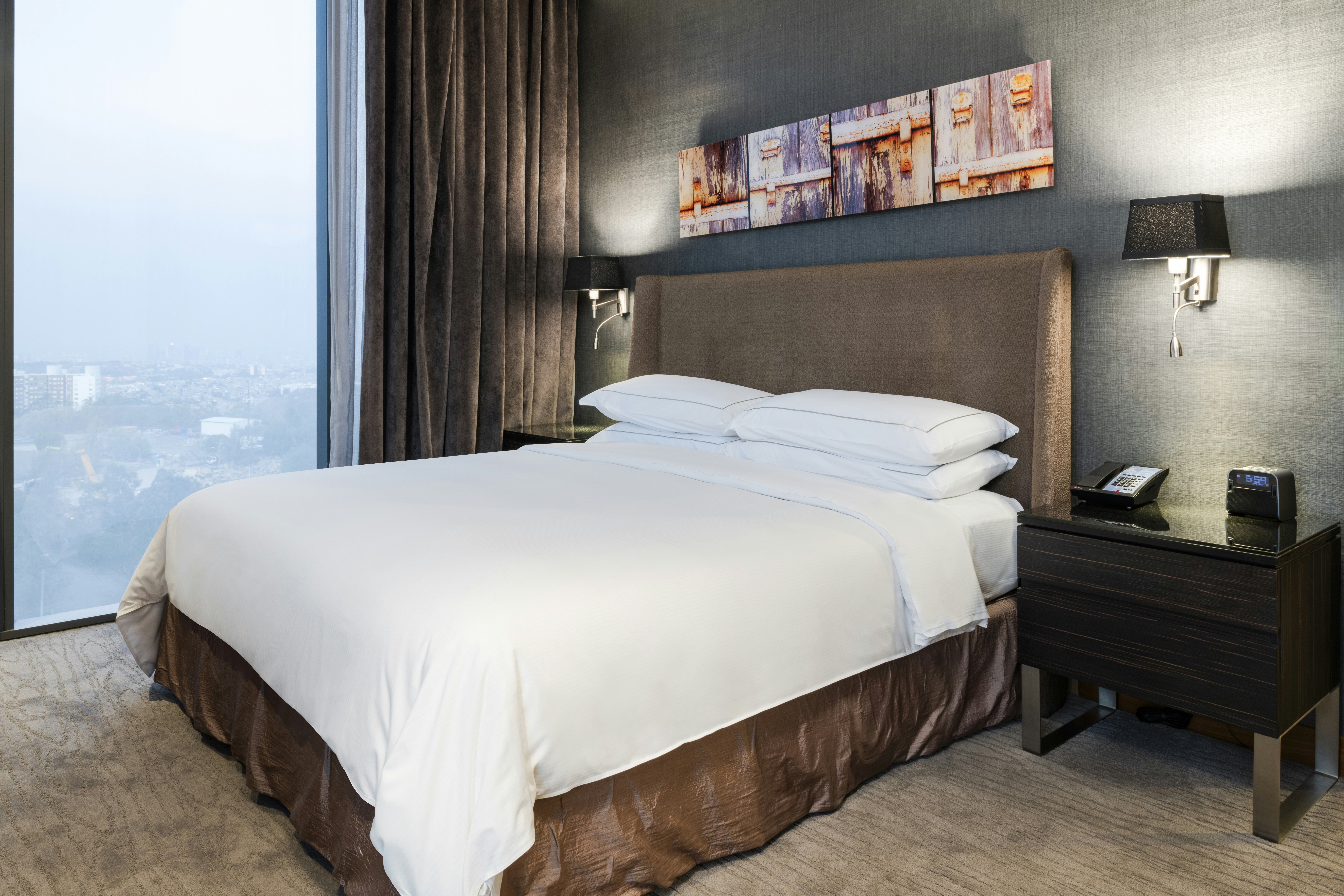 1 BEDROOM, SUITE, KING BED