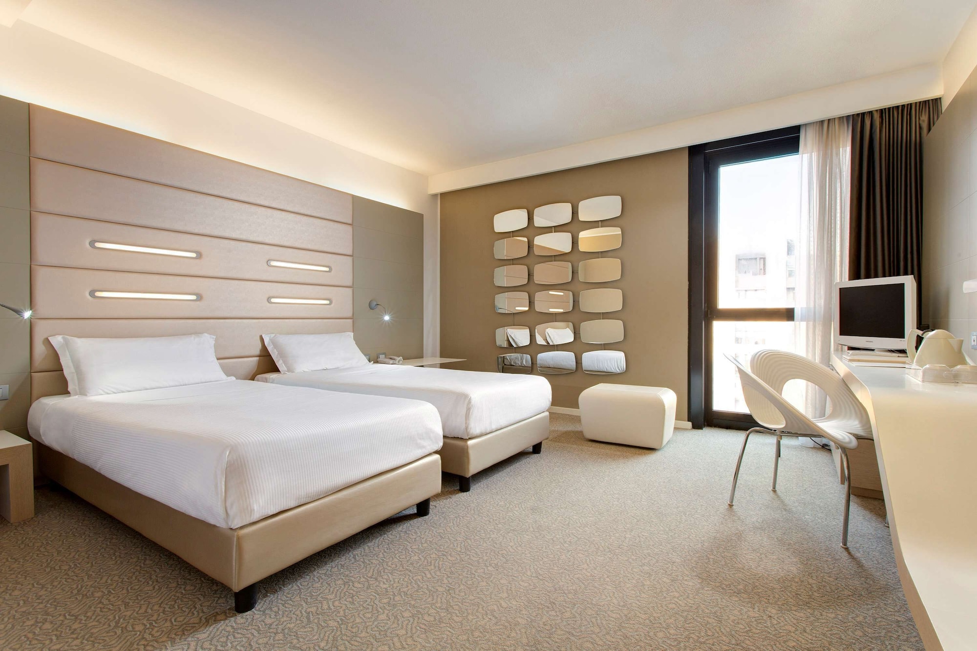 Standard, Twin Beds, Smoking