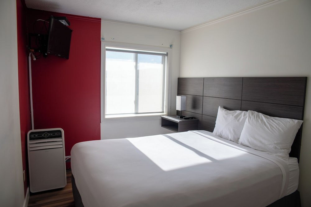 3 Bedrooms, Efficiency, Suite, 3 Queen Beds