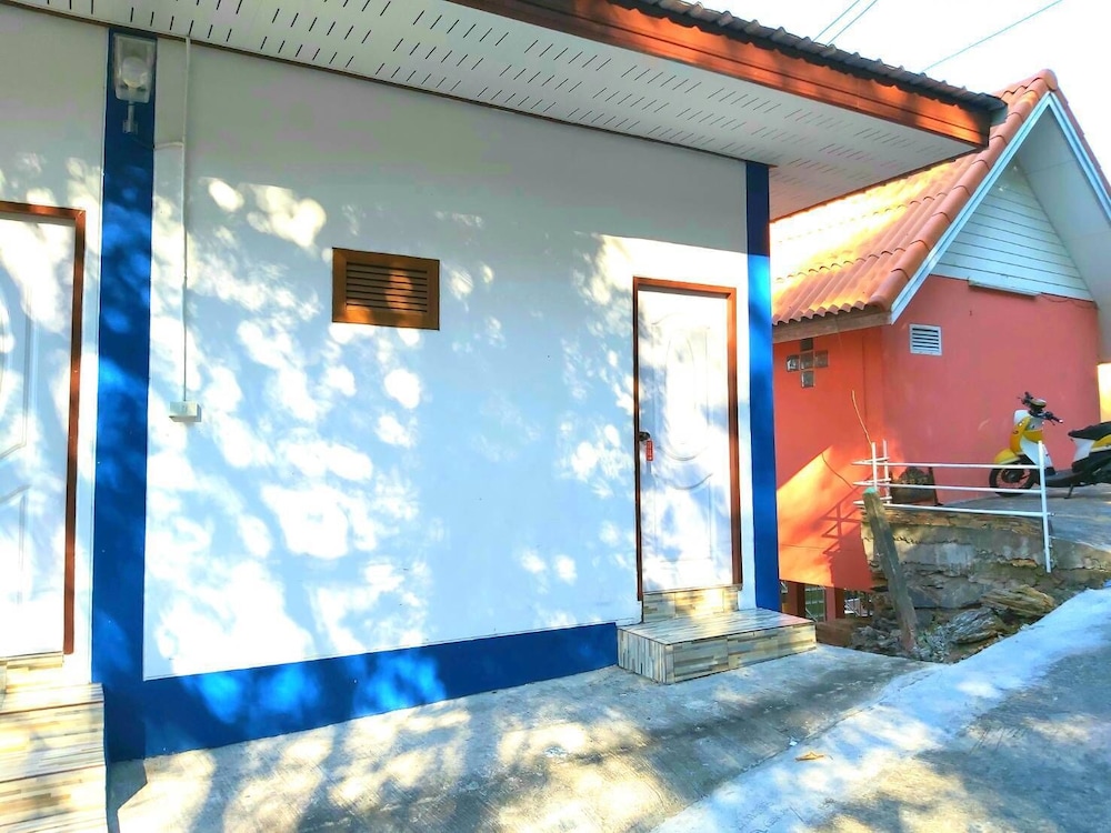 Neutron Bungalow 4/41