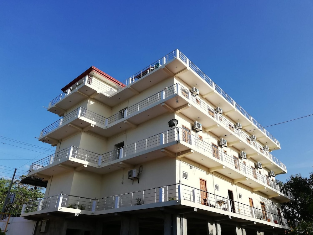 Hero Palace Hotel 1/13