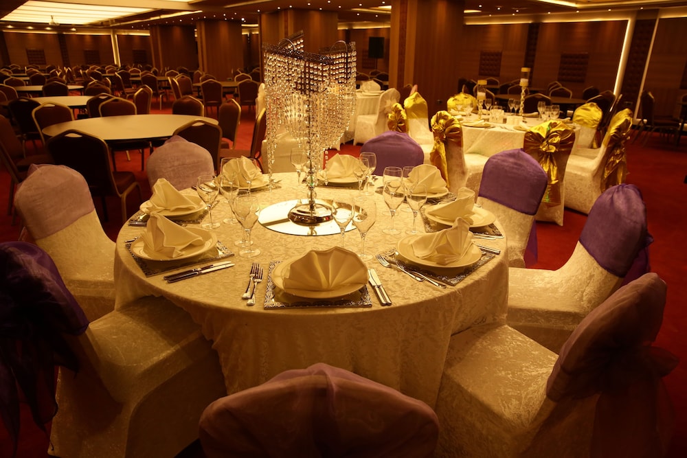 The Hera Platinum Hotel 38/50