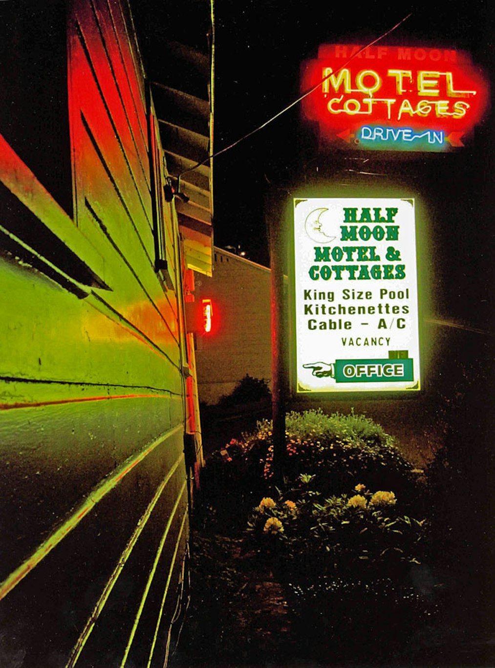 Half Moon Motel And Cottages 39/50