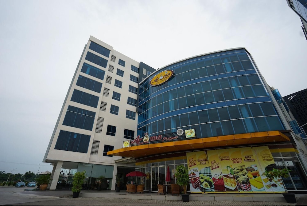 The Lively Hotel Kualanamu 2/31