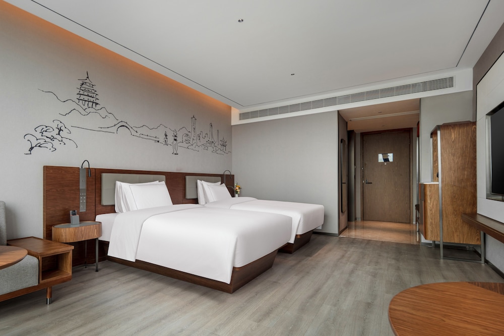 UrCove by Hyatt Hangzhou Xiaoshan Jiangnan Technology City 24/50