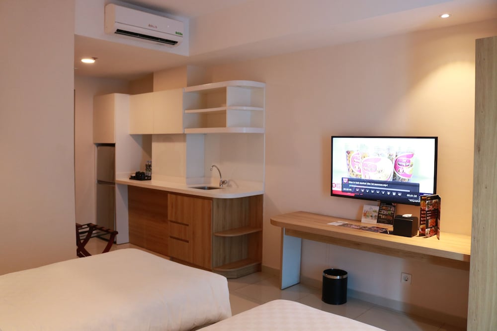 Wing Hotel Kualanamu 10/24