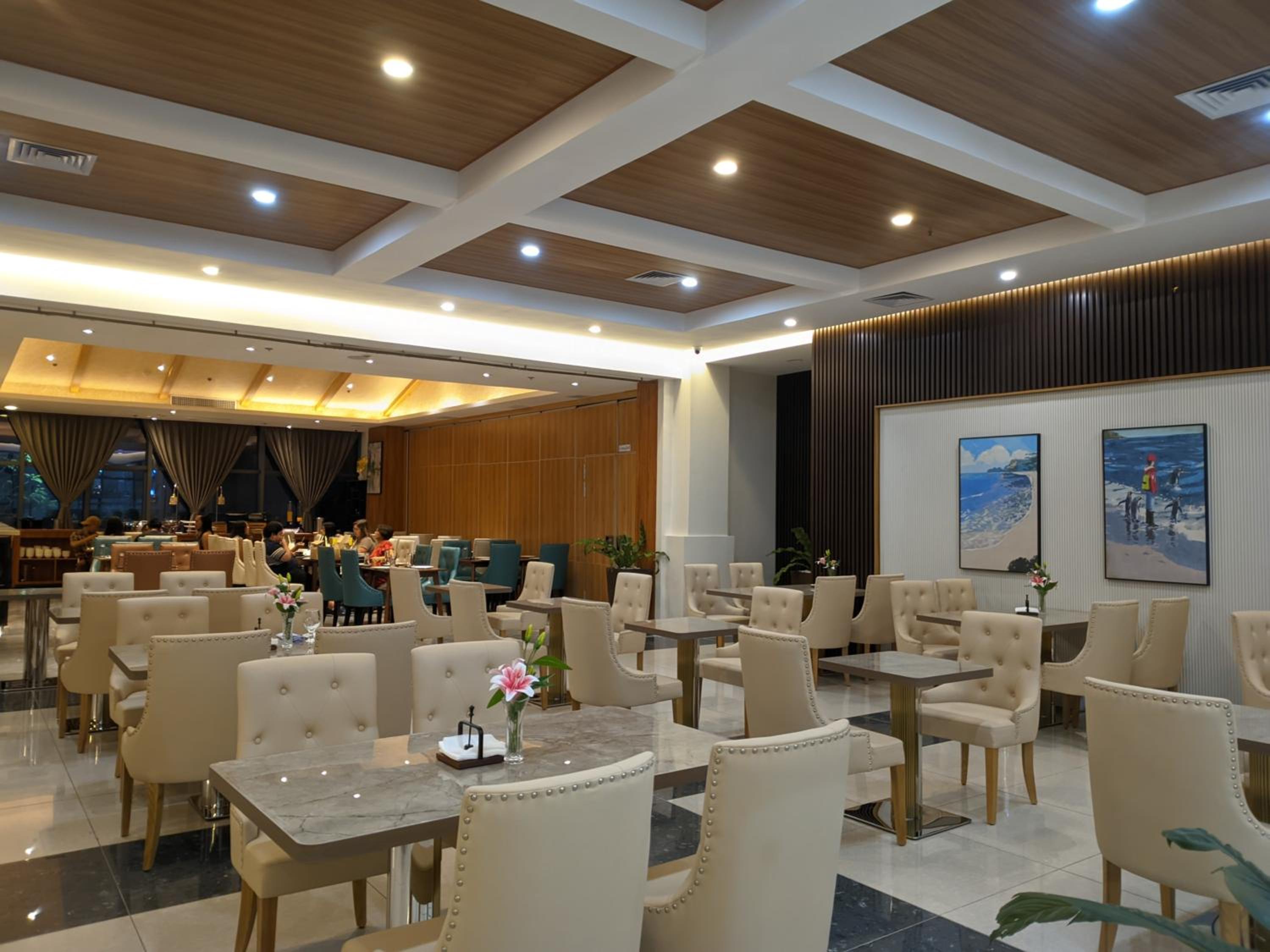 Lotus Blu Hotel Naga 29/36