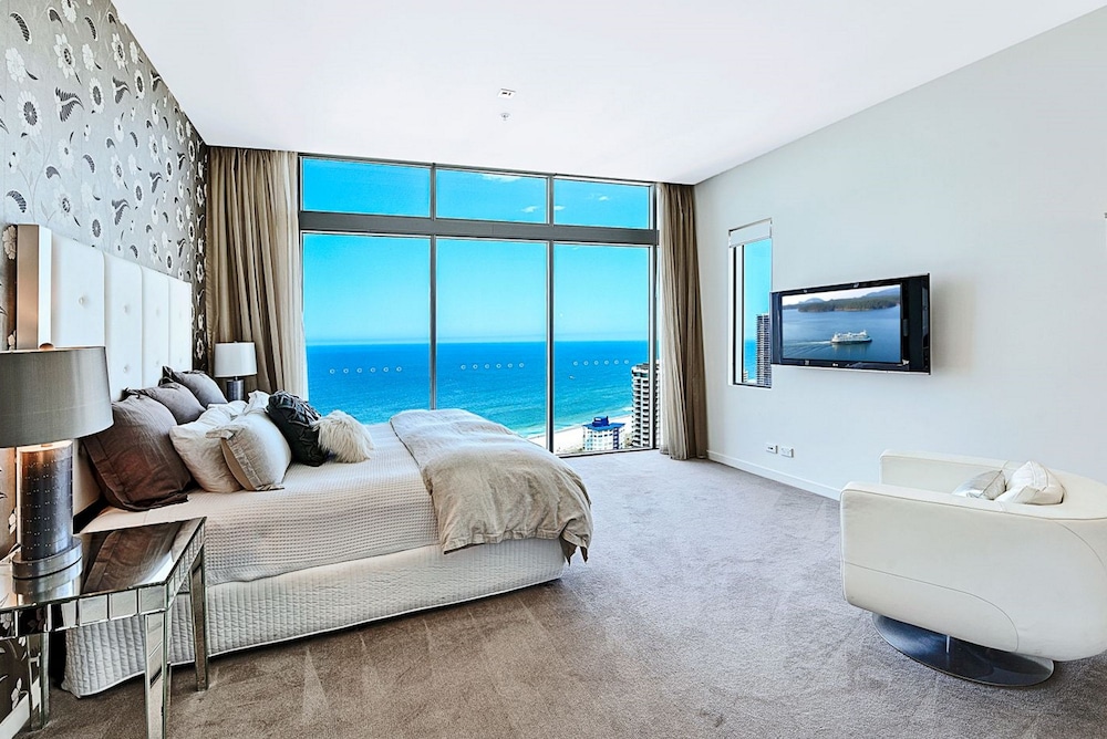 Artique Surfers Paradise 42/74