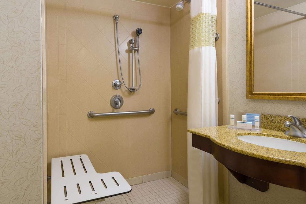 Hampton Inn & Suites Peoria At Grand Prairie Il 19/61