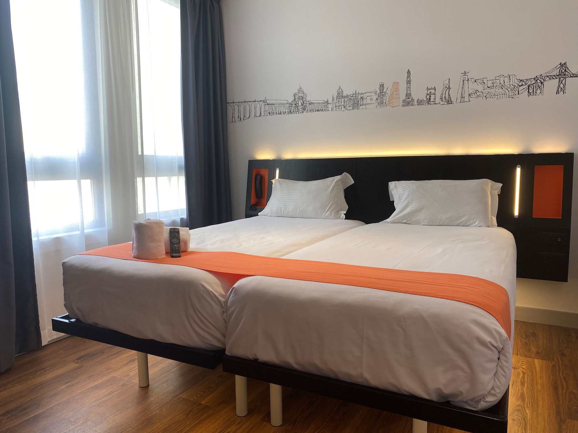 SUPERIOR, TWIN BEDS