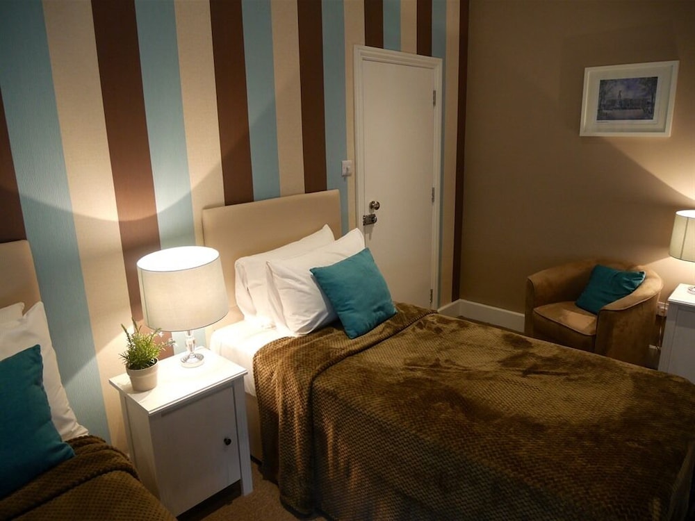 RAVNA GORA HOTEL 18/67