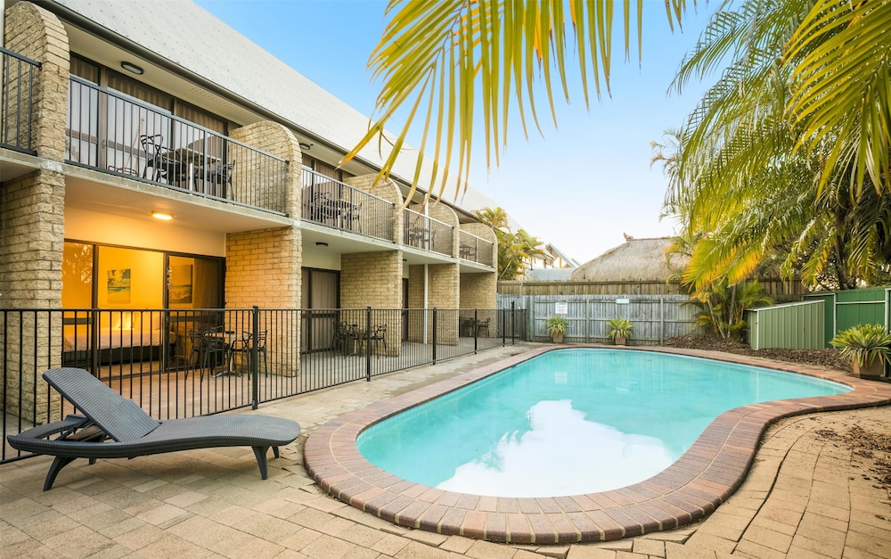 Nightcap At Kawana Waters Hotel 60/65
