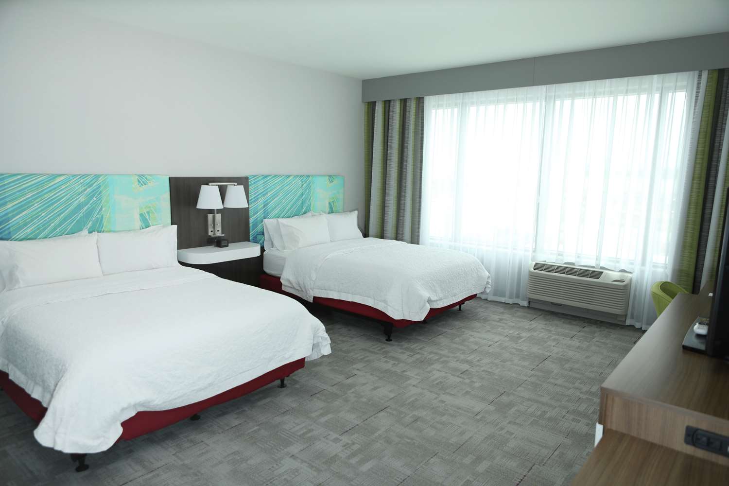 Hampton Inn & Suites Burlington IA 16/46