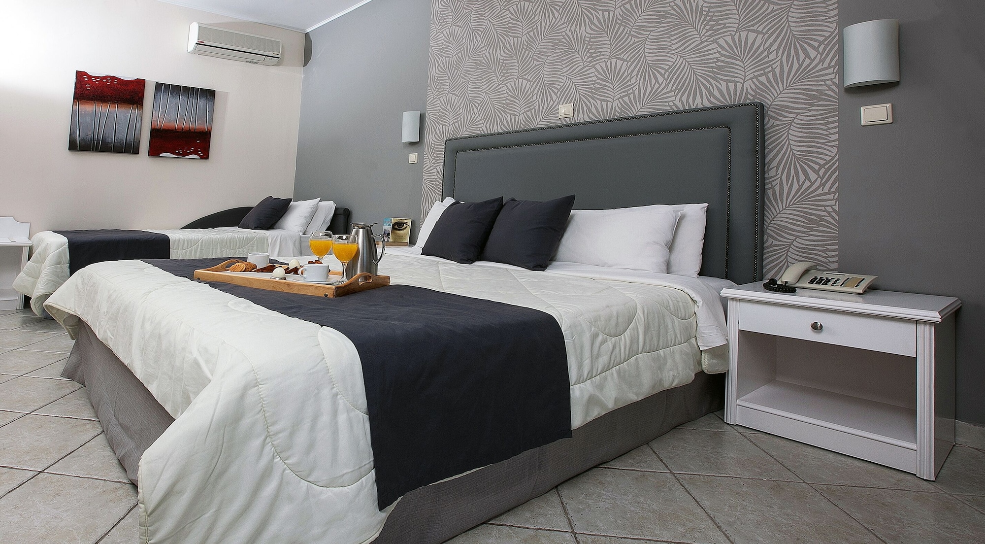STANDARD, DOUBLE BED, PARTIAL SEA VIEW