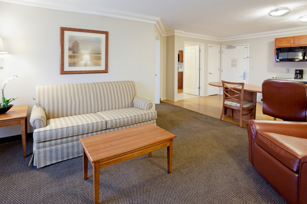 Candlewood Suites San Antonio Downtown 31/43