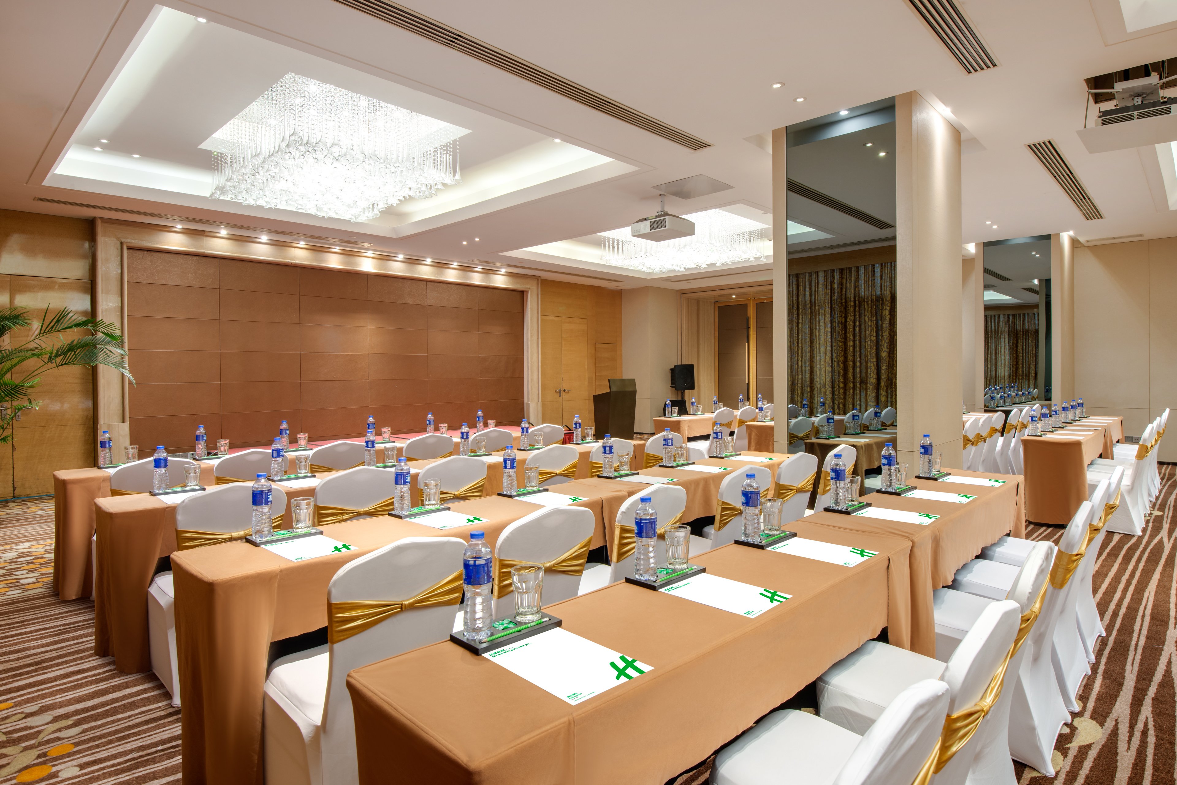 Holiday Inn Chengdu Oriental Plaza 41/50
