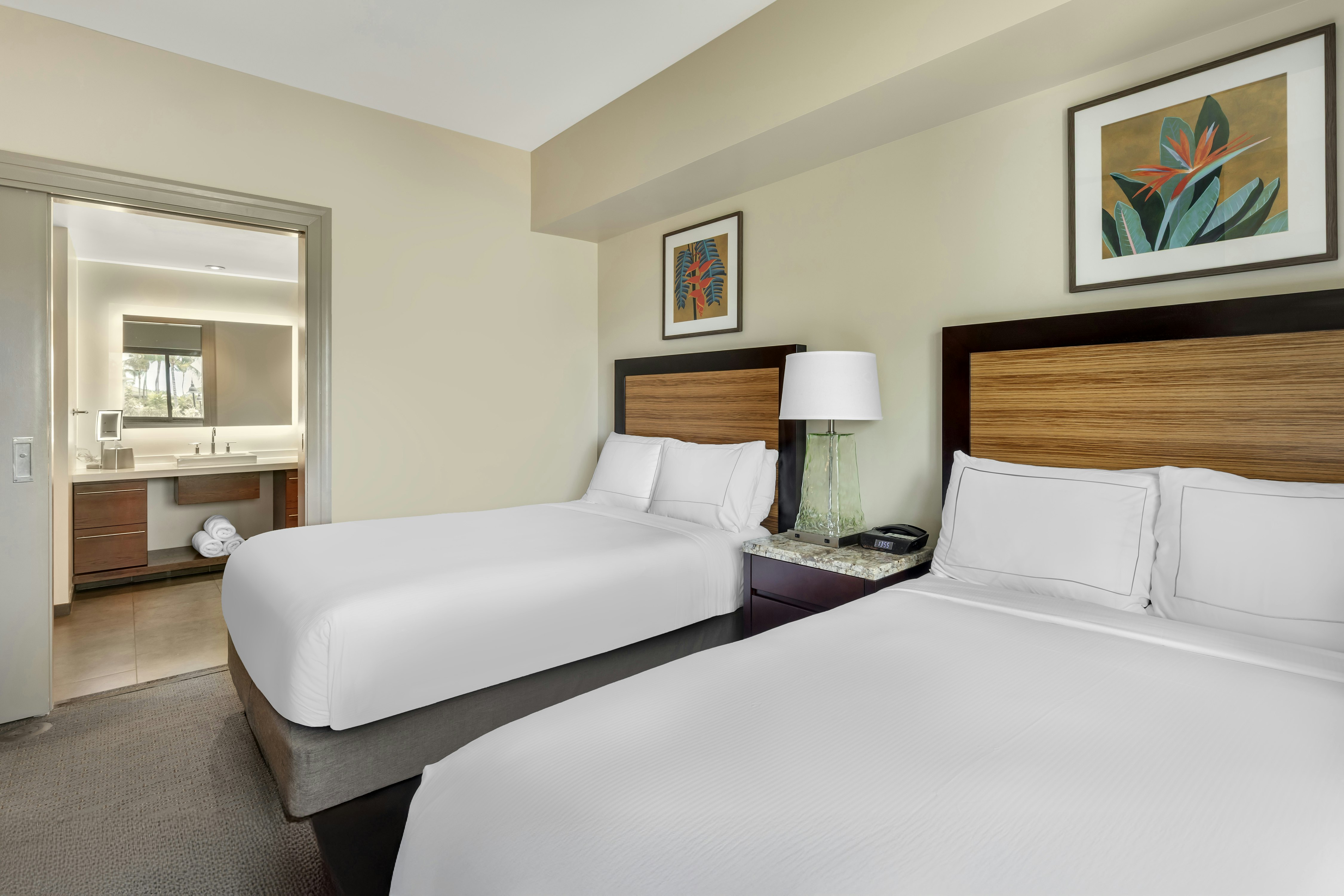 جناح جونيور بسريرين مزدوجين بغرفة نوم واحدة