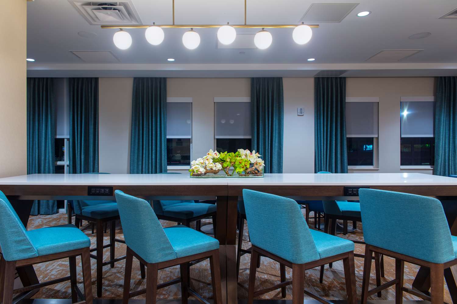 restaurant cafeteria