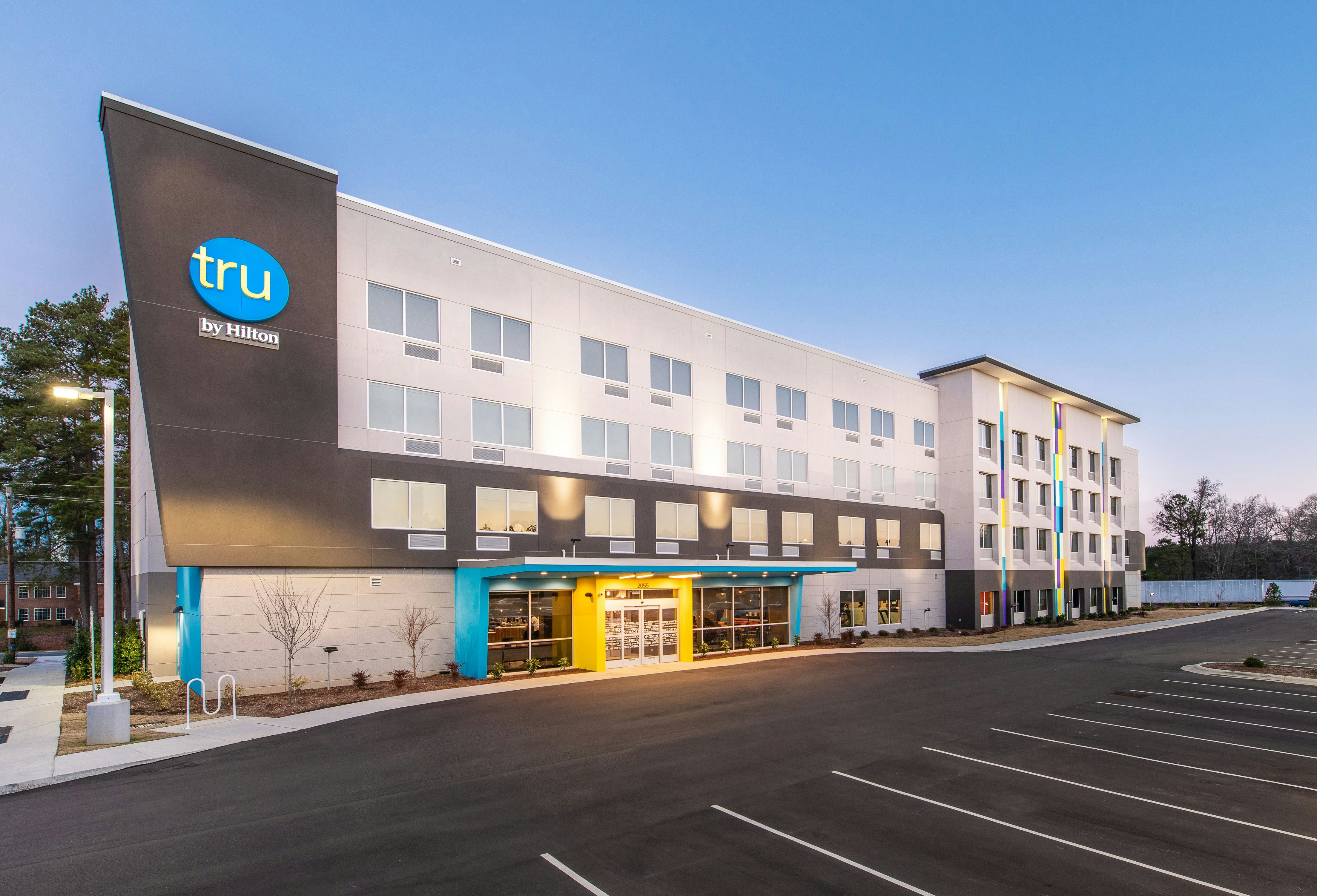 Tru By Hilton Fayetteville I 95 47/50