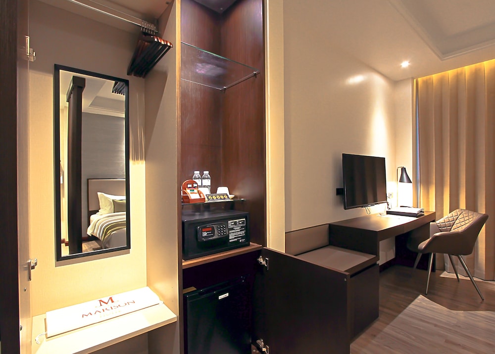The Marison Hotel 35/48