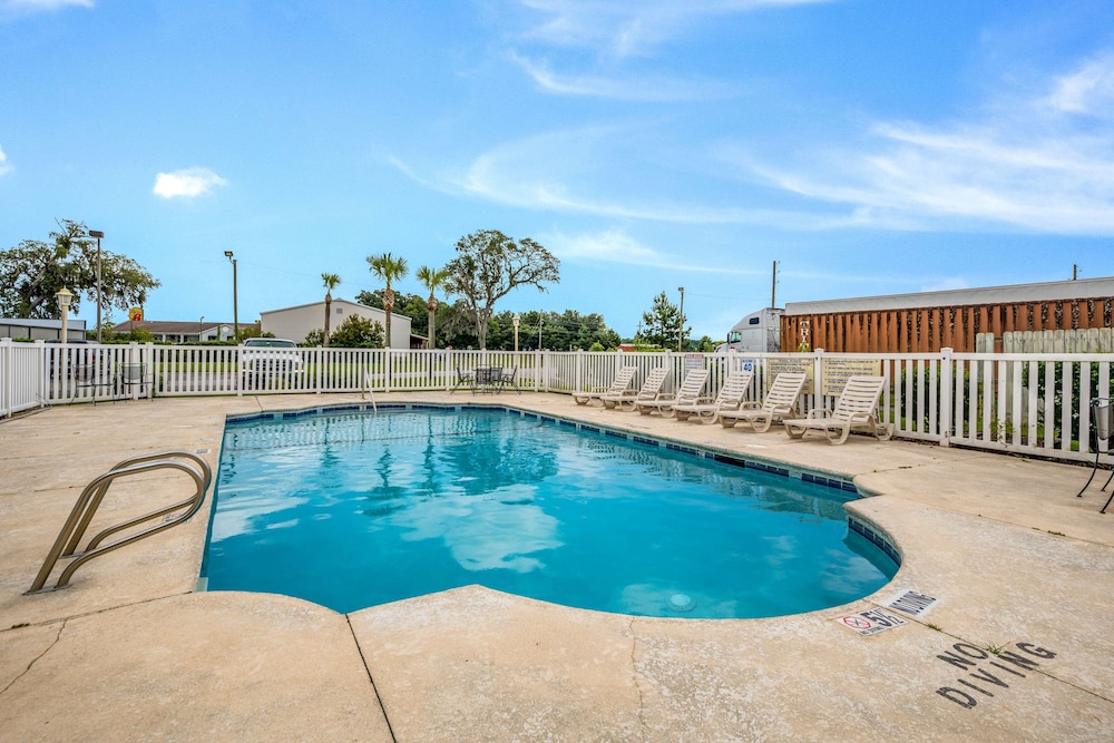 南布劳恩斯韦克 6 号汽车旅馆(Golden Isles Inn & Suites Brunswick South) 图片5