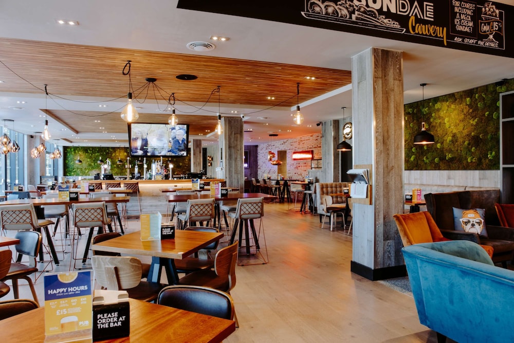 VILLAGE BIRMINGHAM WALSALL - HOTEL & LEISURE CLUB 37/58