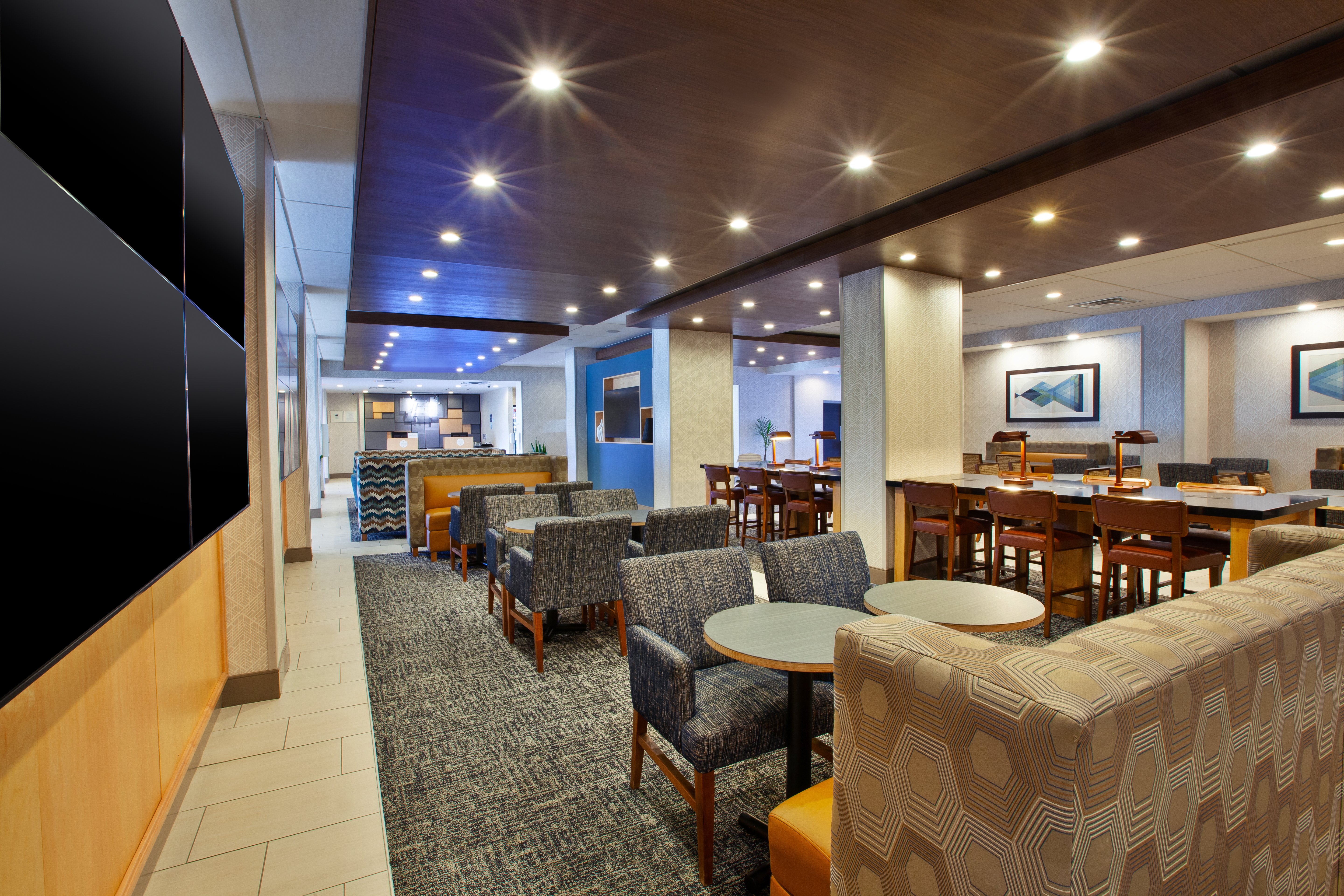 Holiday Inn Richmond I 64 West End 49/74
