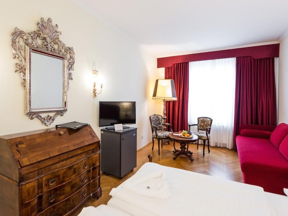 Hotel Royal 37/52