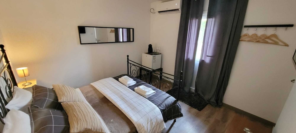 F3 Hostels 6/50
