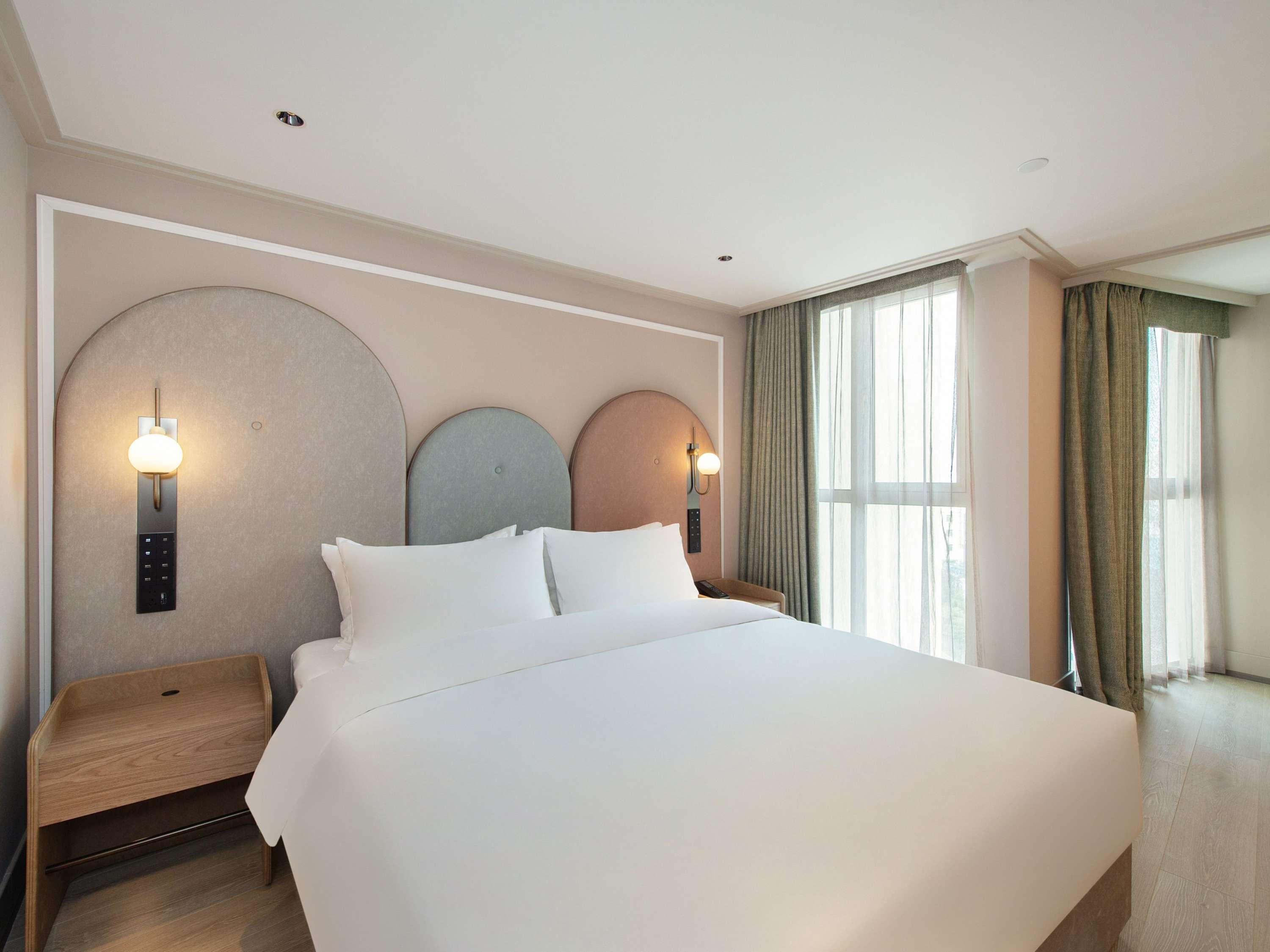 Mercure Hainan Sanya Bay 12/35