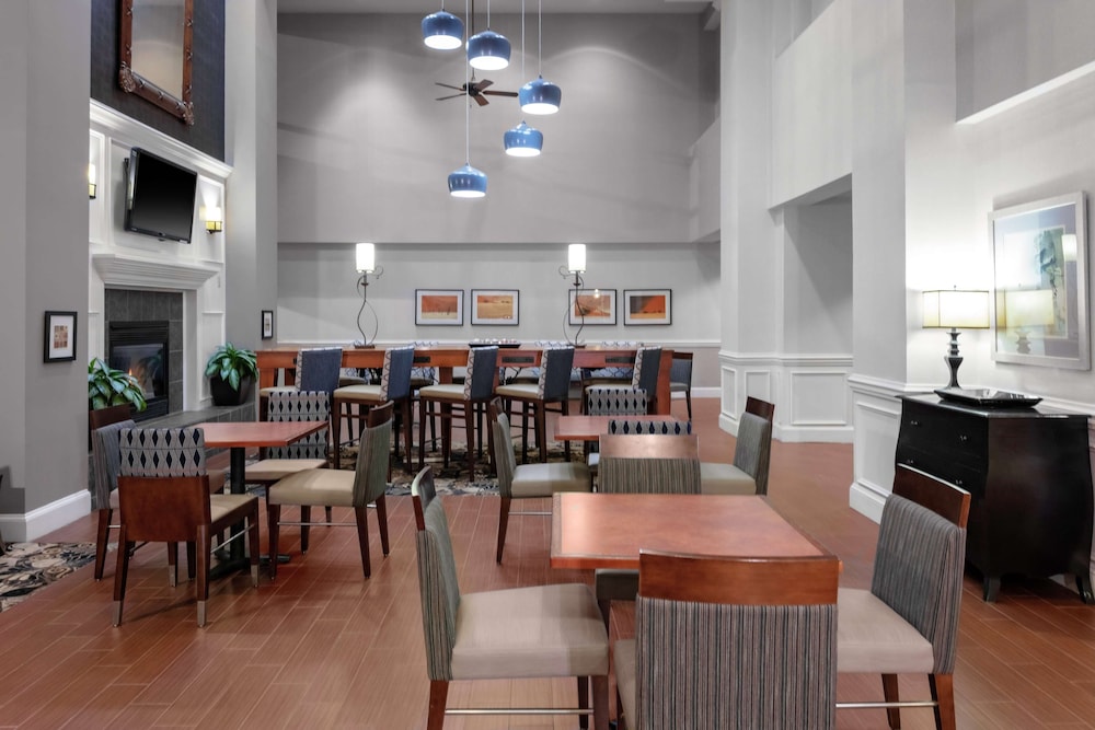 Hampton Inn & Suites Concord/Charlotte 33/57