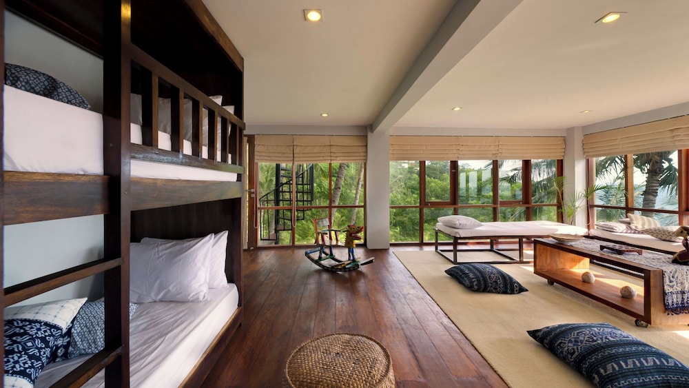 Malimbu Cliff Villa 16/56