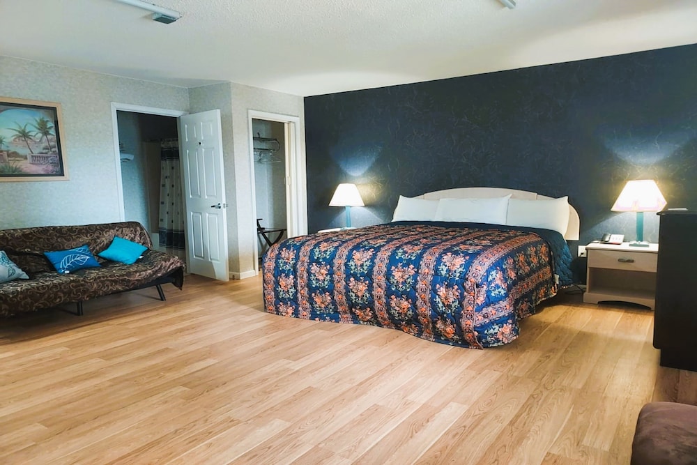 Studio Inn Suites 20/35