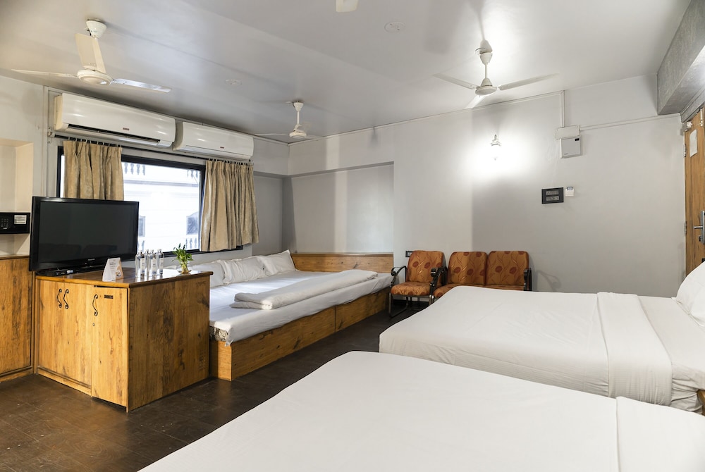 HOTEL INFINITI 11/55
