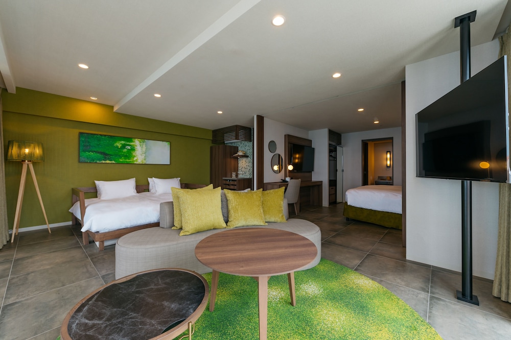 Pool, Horizon, Suite, Twin Beds, King Bed