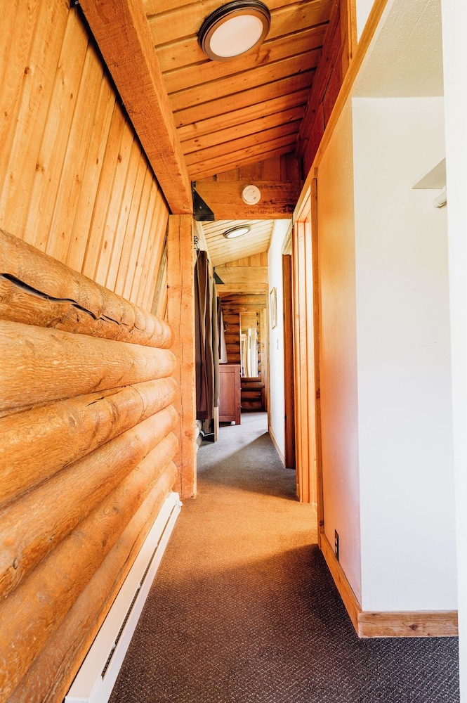 Chico Hot Springs Resort 22/50