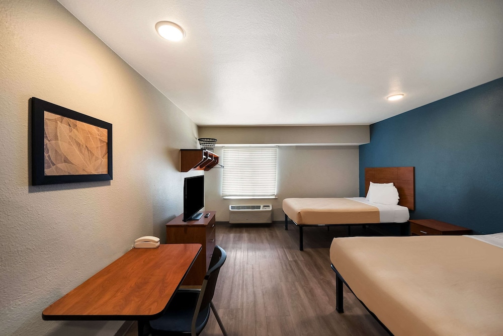 WoodSpring Suites Fort Worth Fossil Creek 27/58