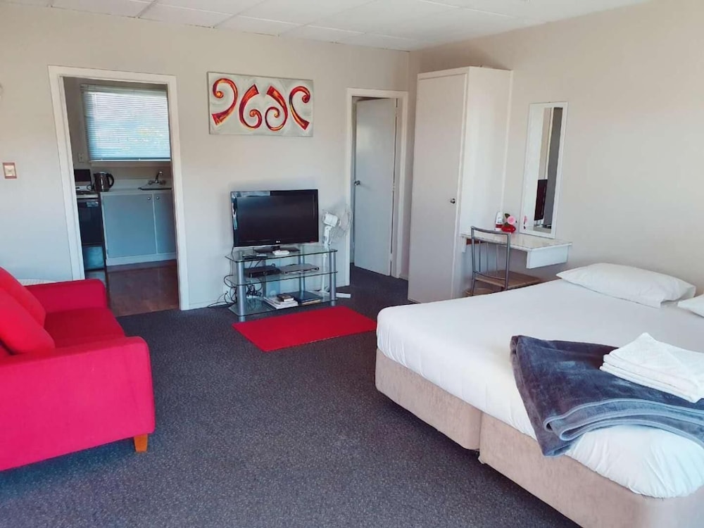Classique Lodge Motel 20/50