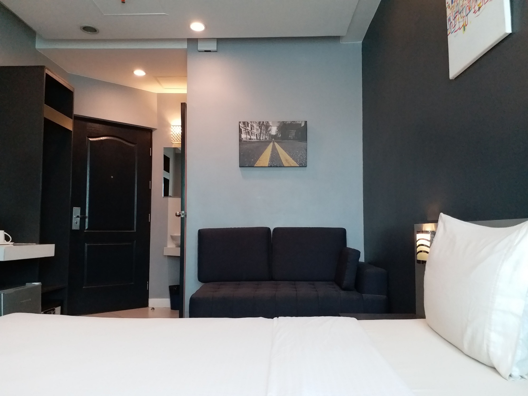 غرفة بسرير كينج، Leez Inn Malate 5/8